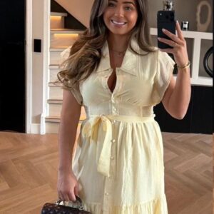 Lichtgele maxi zomerjurk voor dames met kraag, knoopsluiting en ceintuur